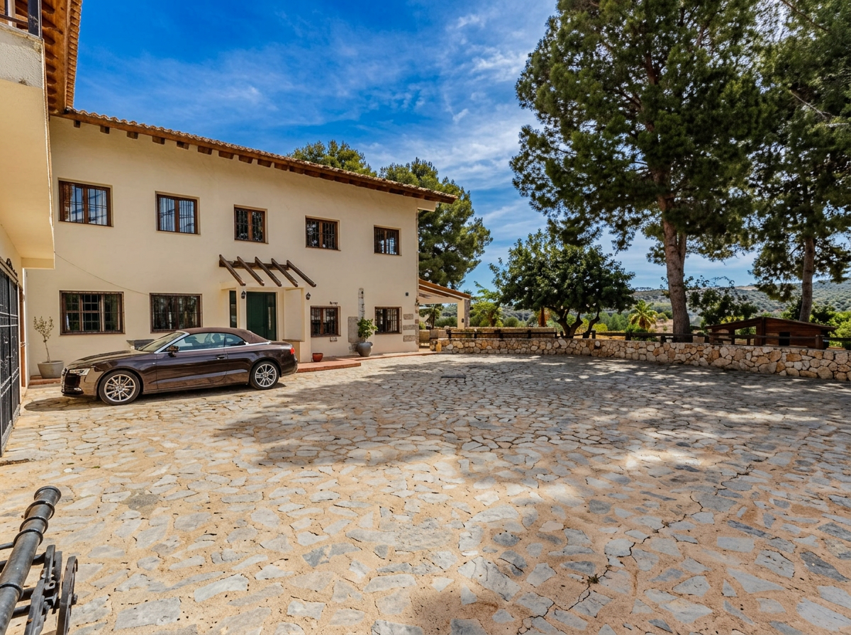 Cobblestone driveway with panoramic views